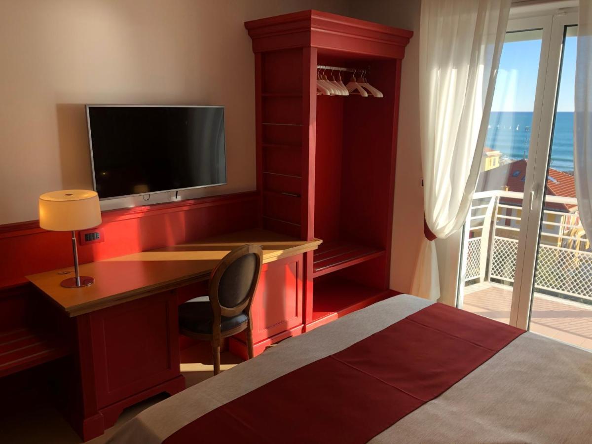 Mh Hotel Varazze Exteriör bild