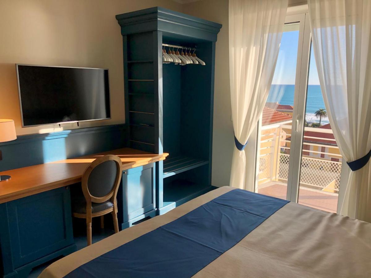 Mh Hotel Varazze Exteriör bild