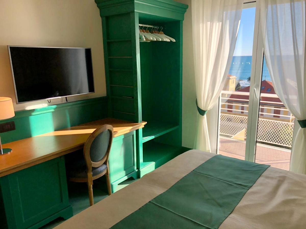 Mh Hotel Varazze Exteriör bild