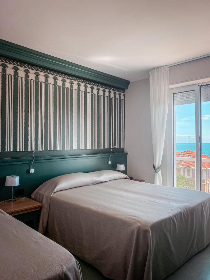 Mh Hotel Varazze Exteriör bild