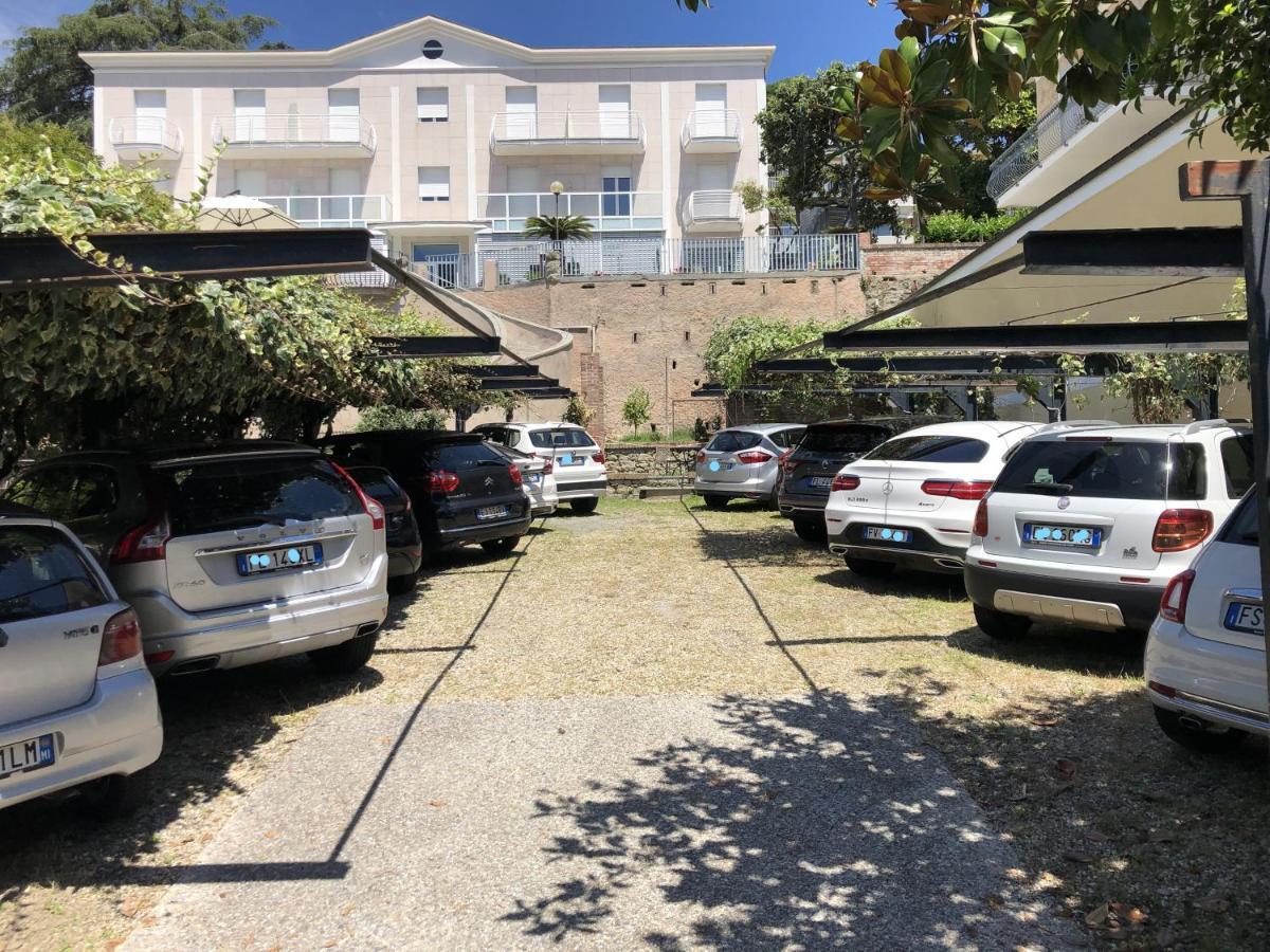 Mh Hotel Varazze Exteriör bild