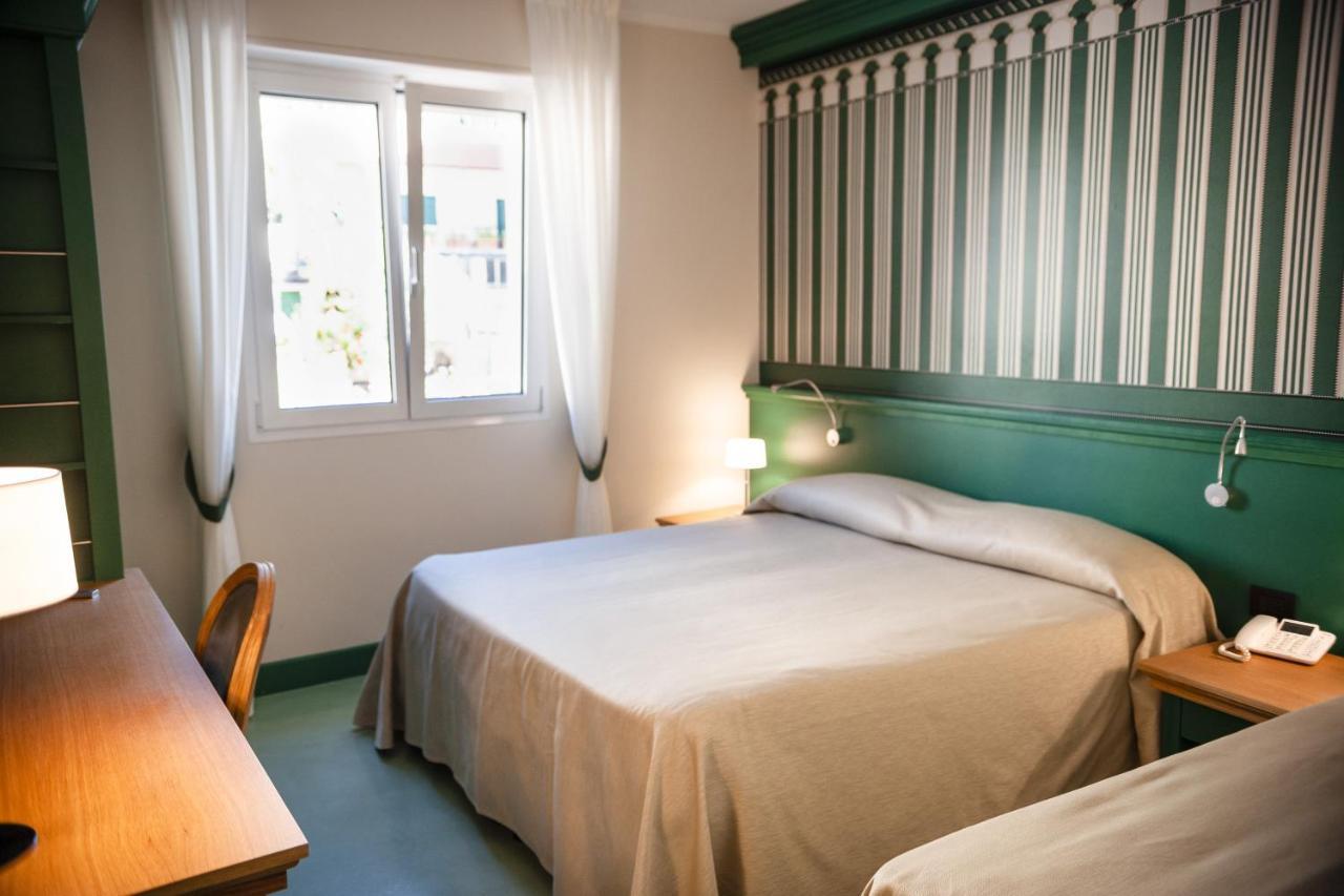 Mh Hotel Varazze Exteriör bild